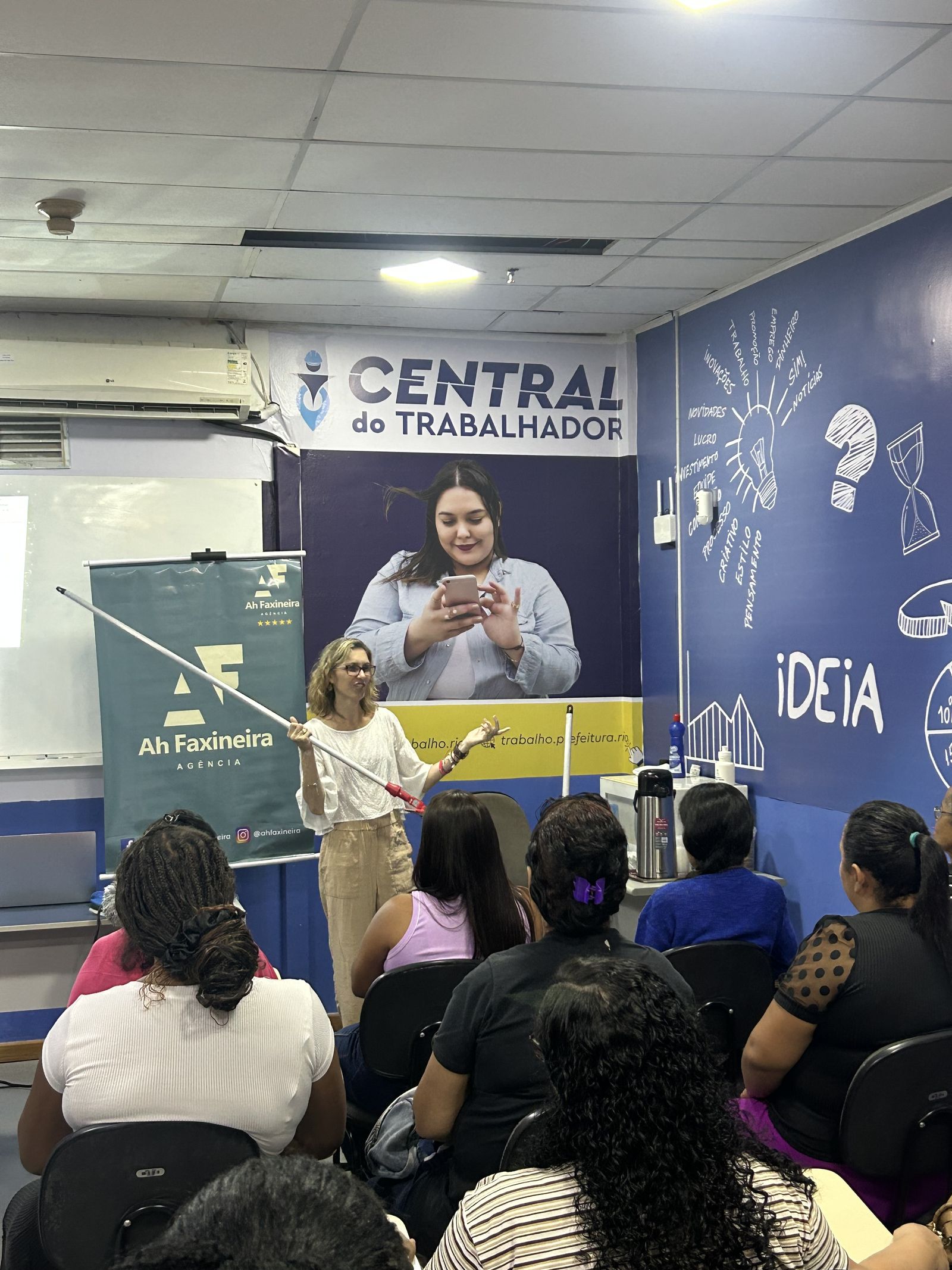 Treinamento da Ah Faxineira na Central do Trabalhador